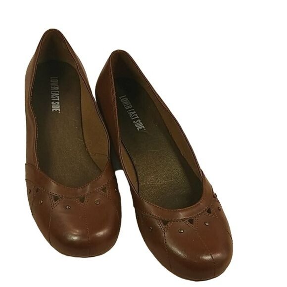 LOWER EAST SIDE WOMENS BROWN FAUX LEATHER LOW WEDGE HEELS SLIP ON SHOES SIZE 8.5 - Picture 3 of 13